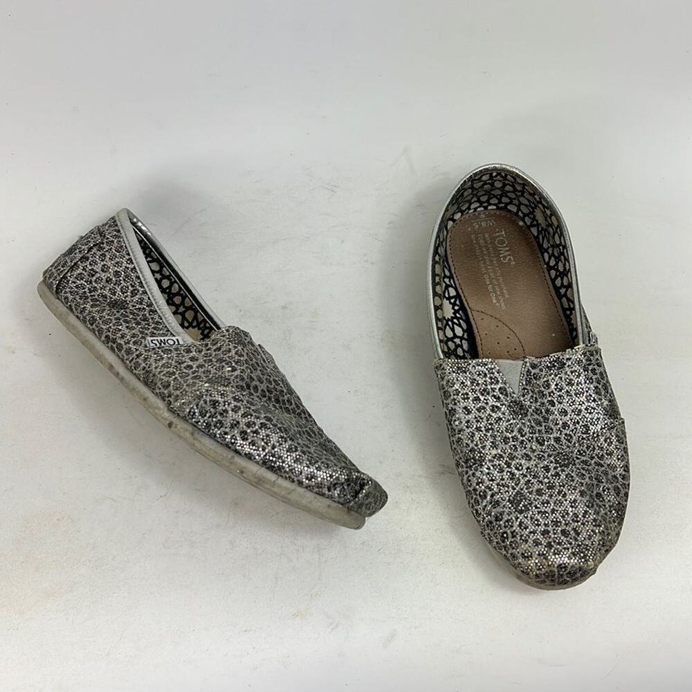 Toms round toe ballet classic flats us women’s size 8.5 metallic animal print